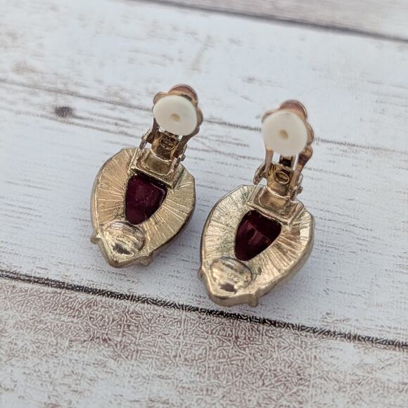 Vintage Clip On Earrings Dark Red Teardrop Shape Gold Tone Halo - Picture 7 of 7